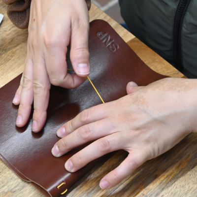 Taller quadern de viatge amb pell